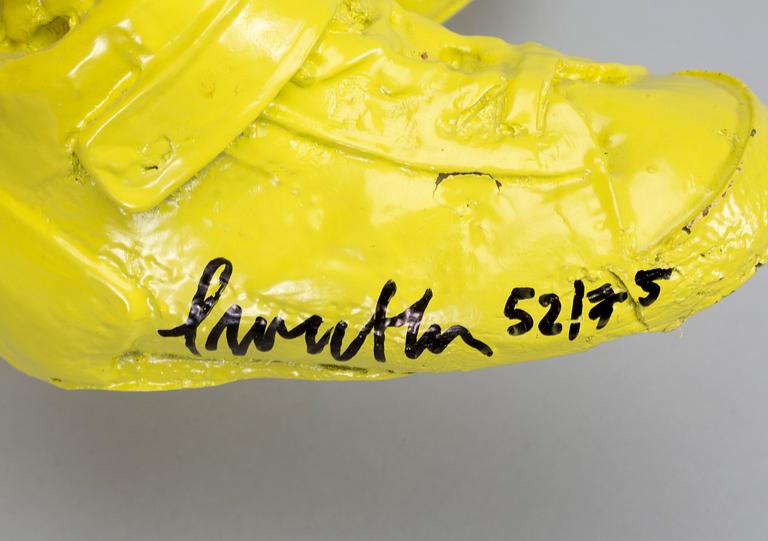 WILLIAM SWEETLOVE, skulptur, glasfiber, signerad och numrerad 52/75.