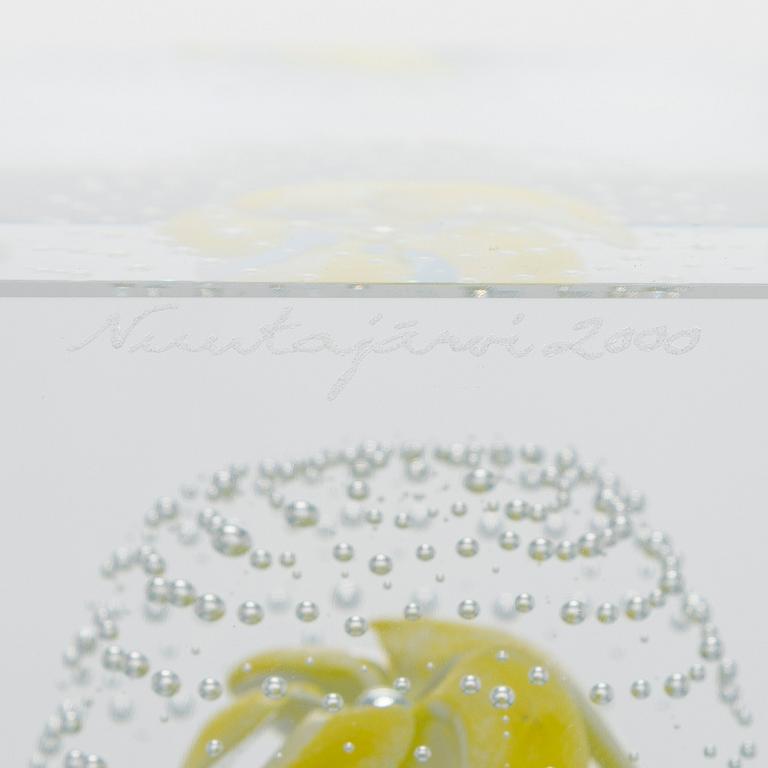 Oiva Toikka, årskub 2000, signerad Oiva Toikka Nuutajärvi 2000,  934/2000.