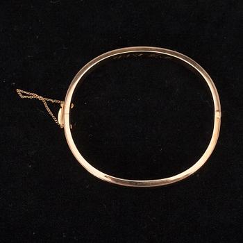 ARMRING, guld 14K, Nestor Westerback, Helsingfors 1963. Vikt 12 g.