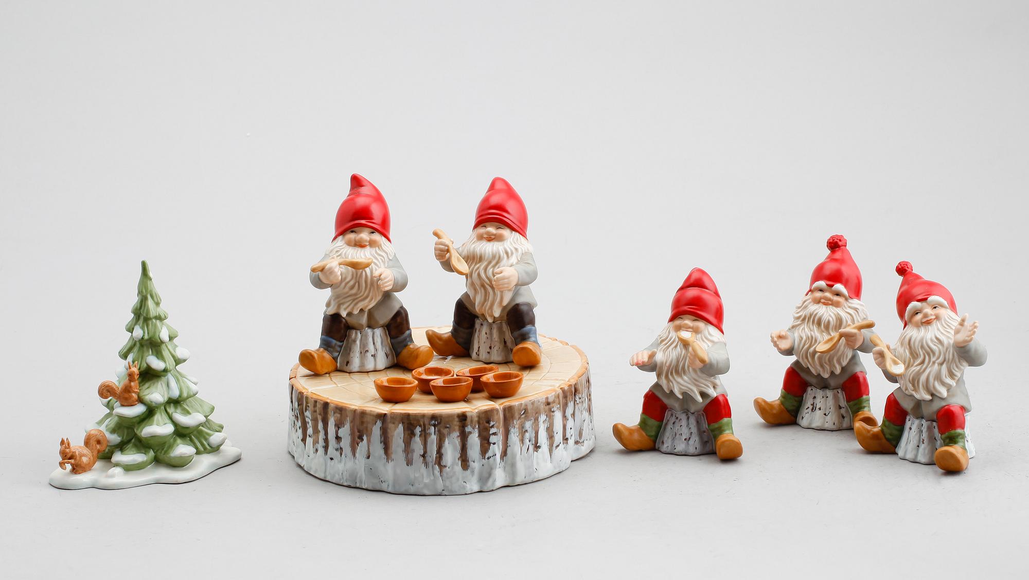 JULFÖREMÅL, 7 delar, porslin, Fyrklövern, 1900-talets andra hälft.