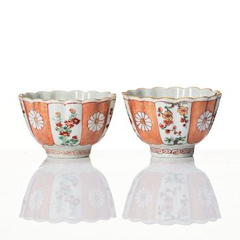 A pair cups with stands, Qing dynasty, Kangxi (1662-1722).