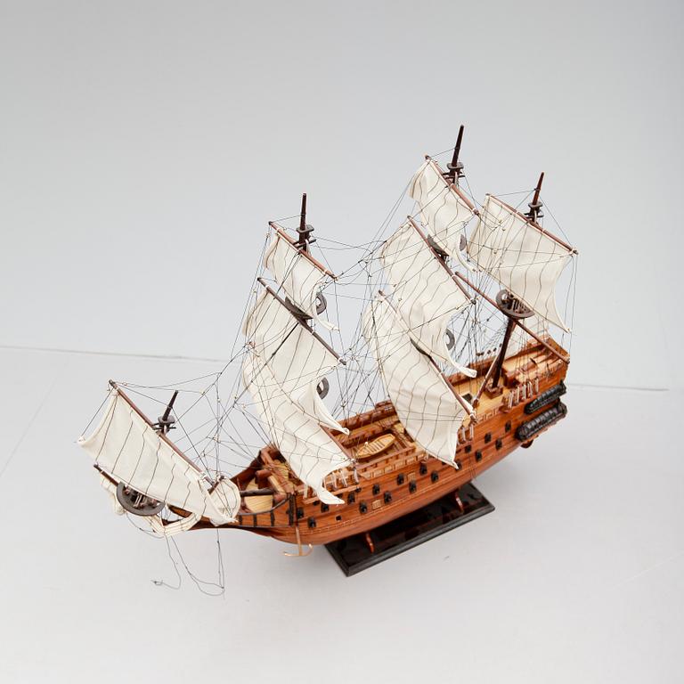 MODELLBÅT, trä, regalskeppet Wasa, 1900-talets andra hälft.