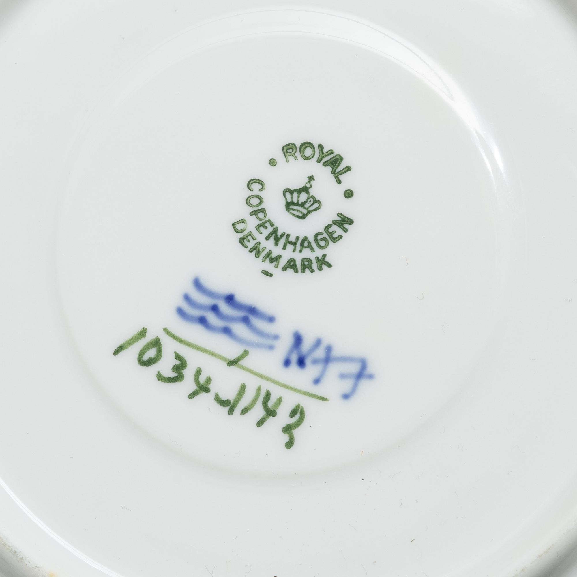 Royal Copenhagen, 27 service pieces, 'Blue Fluted', Denmark.