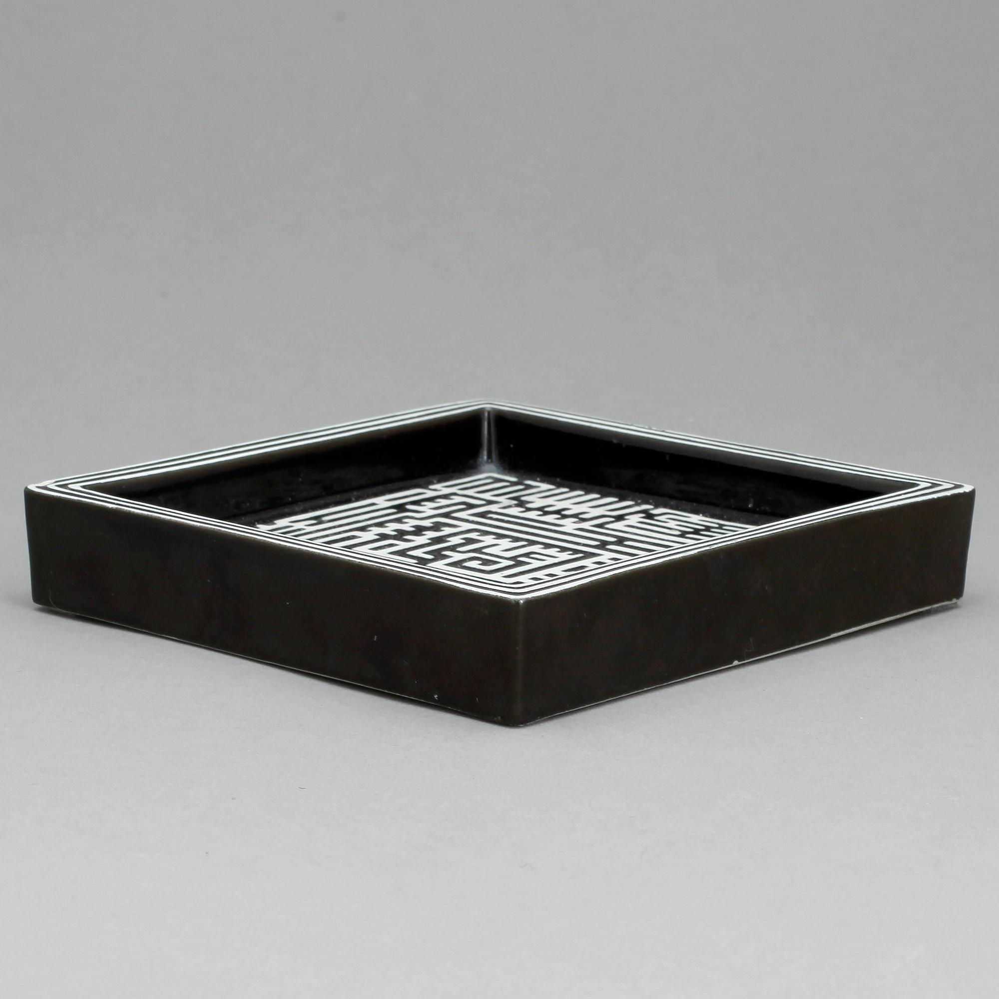 ASKFAT, stengods, "Domino", Stig Lindberg, Gustavsberg, 1900-talets andra hälft.