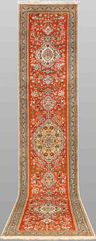 A Tabriz carpet, so-called Tabatabai, c. 423 x 76 cm.