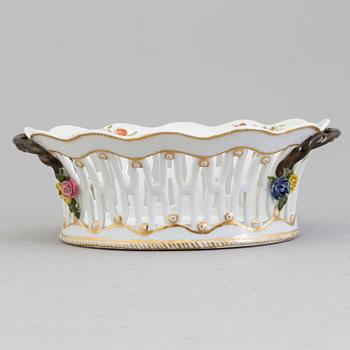 A porcelain bowl from Royal Copenhagen, Denmark, 1889-1922.