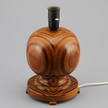 BORDSLAMPA, 1900-talets andra kvartal.