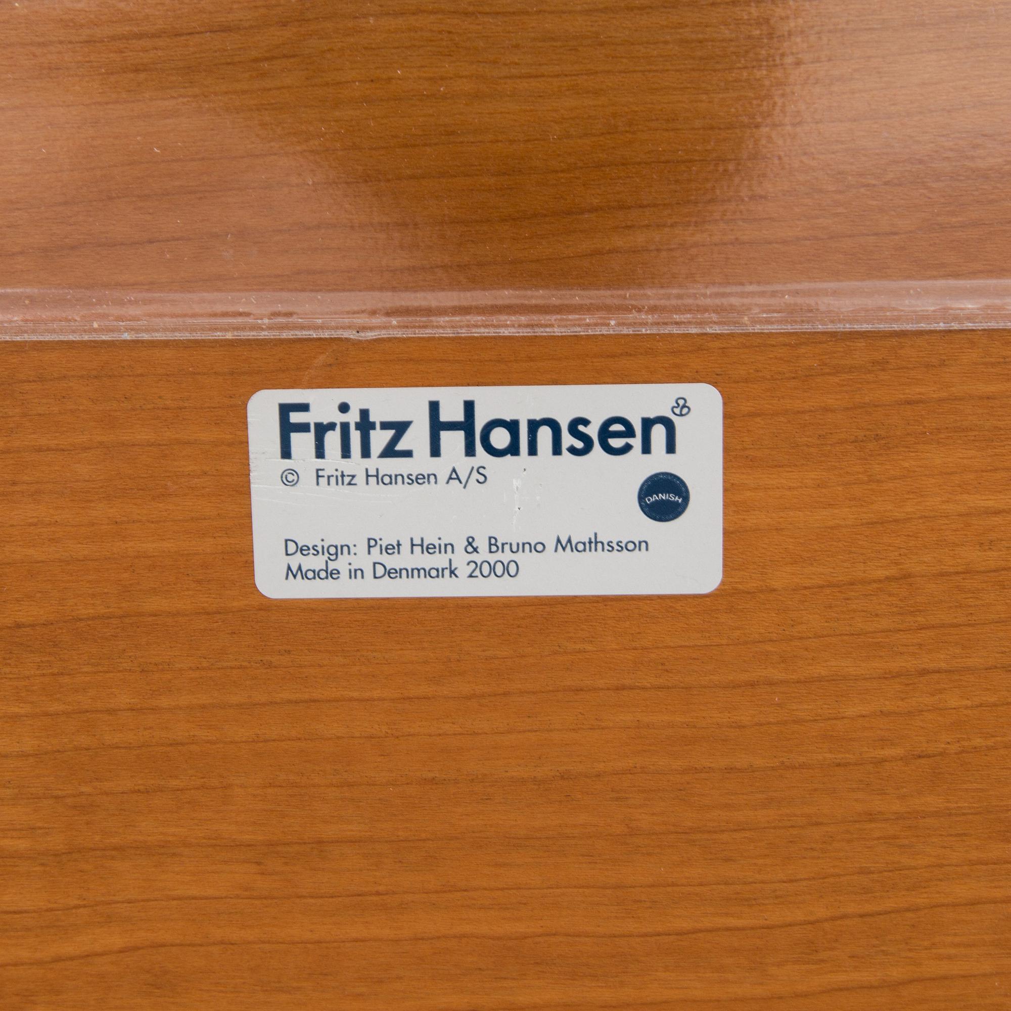 SOFFBORD, "Superelips", Bruno Mathsson och Piet Heinz för Fritz Hansen, 2000-tal.