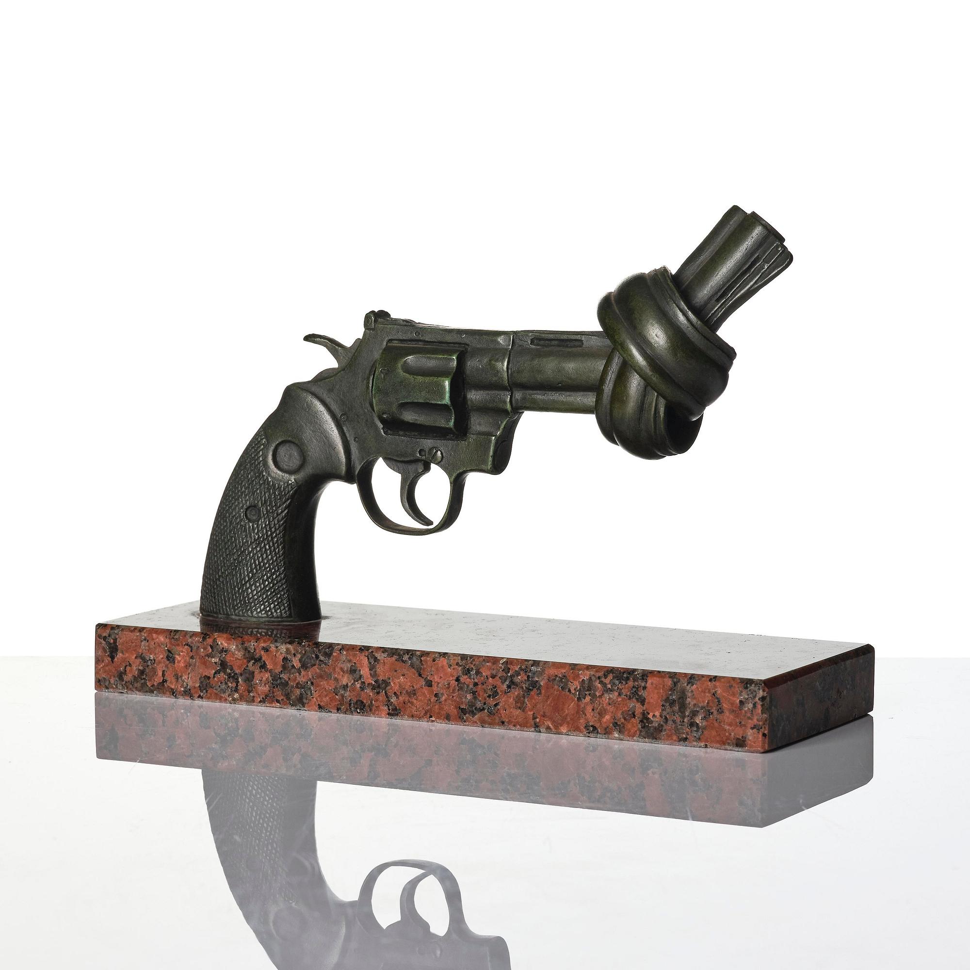 Carl Fredrik Reuterswärd, "Non-Violence".