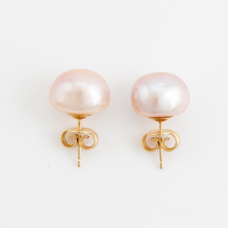 18K gold and pink freshwater pearl earrings.