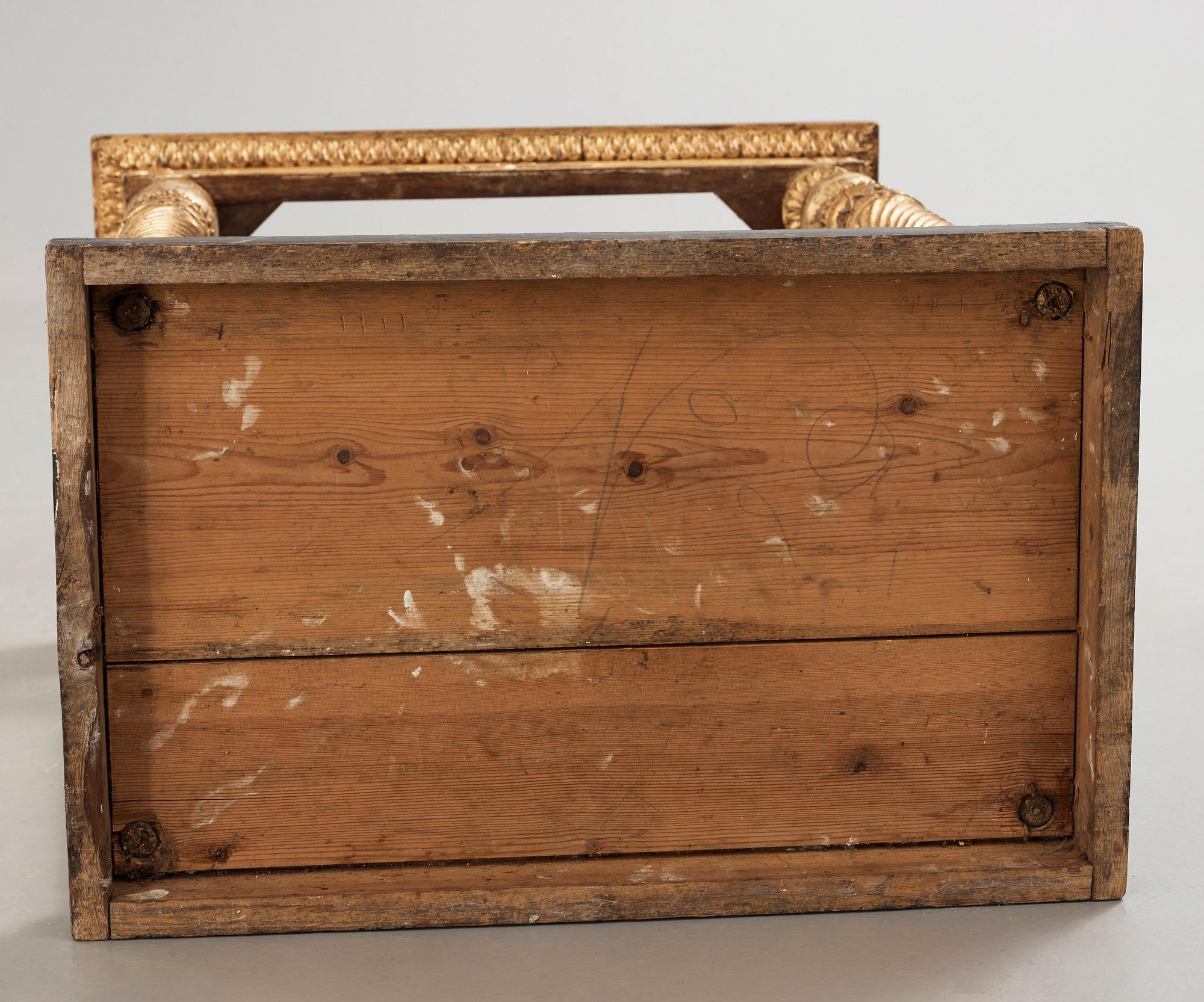 KONSOLBORD. Sengustavianskt, 1800-talets början.