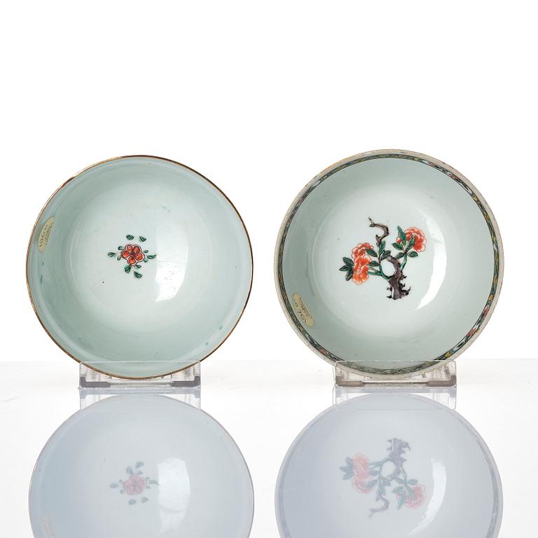 Skålar, två stycken, porslin. Qingdynastin, Kangxi (1662-1722).