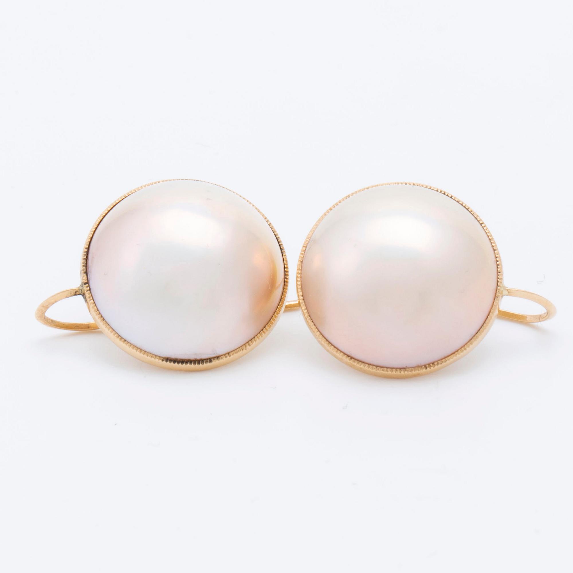 Ring and earrings 18K gold with mabé pearls approx 20 mm, ring size approx 52.