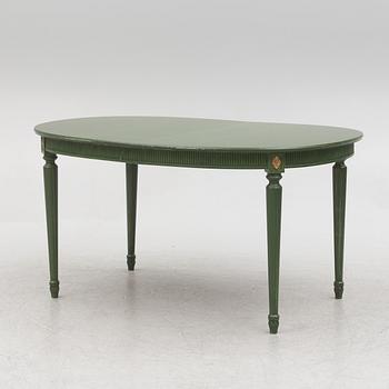 A Gustavian dining table with 8 chairs, Åmells, second half of the 20th century.