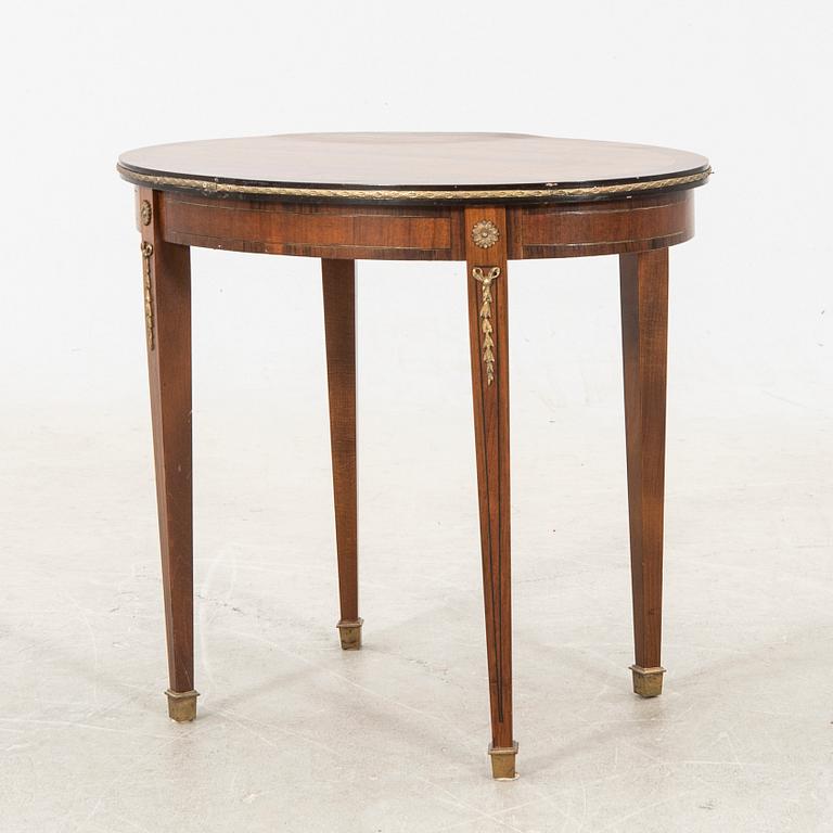 Sidobord Louis XVI-stil 1900-talets mitt.