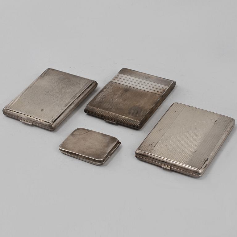 ETUIER, 4 st, silver, utländska stämplar, 1900-talets första hälft. Vikt 400 g.