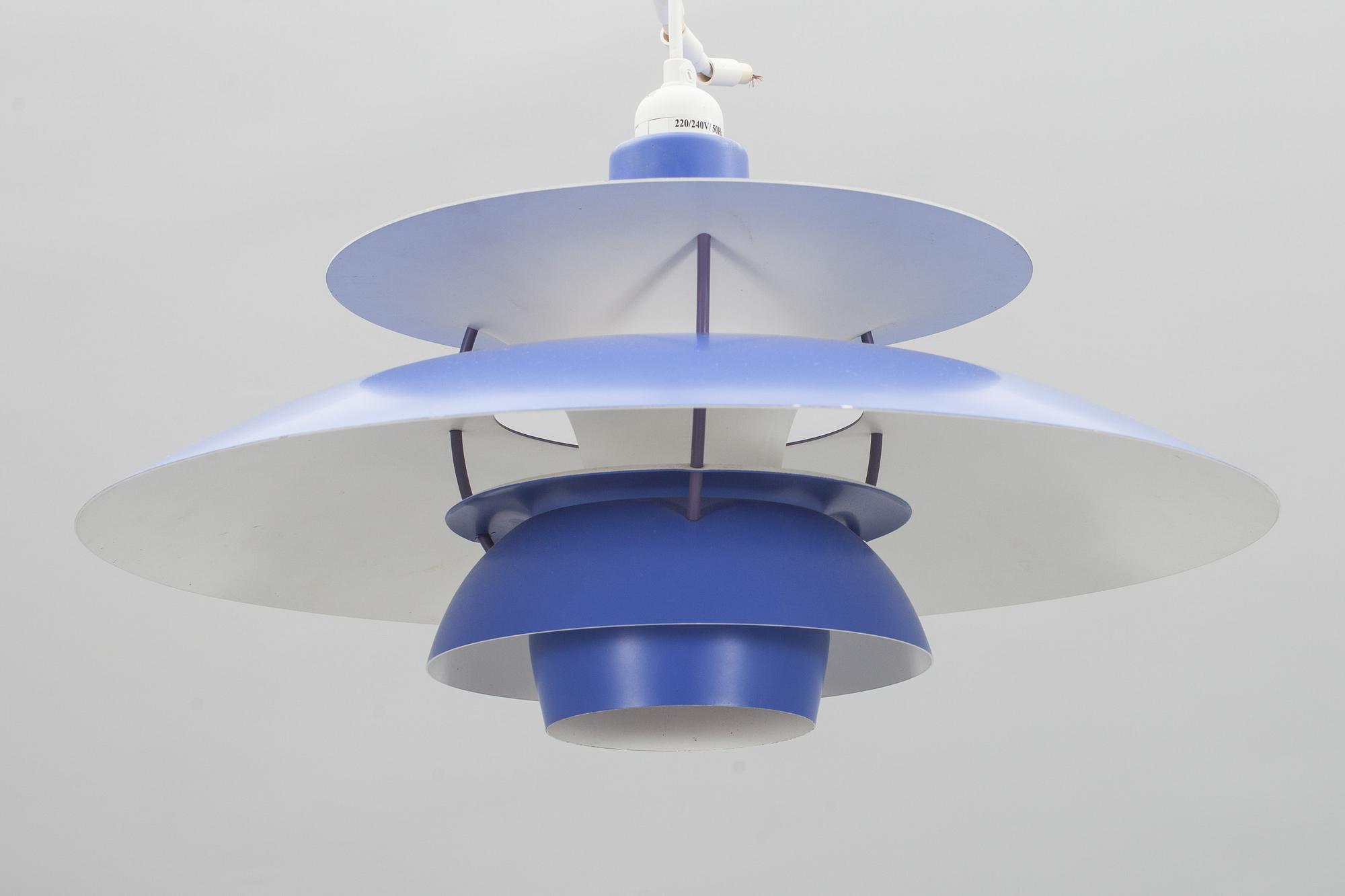 TAKLAMPA, "PH5". Poul Henningsen, Louis Poulsen, Danmark.