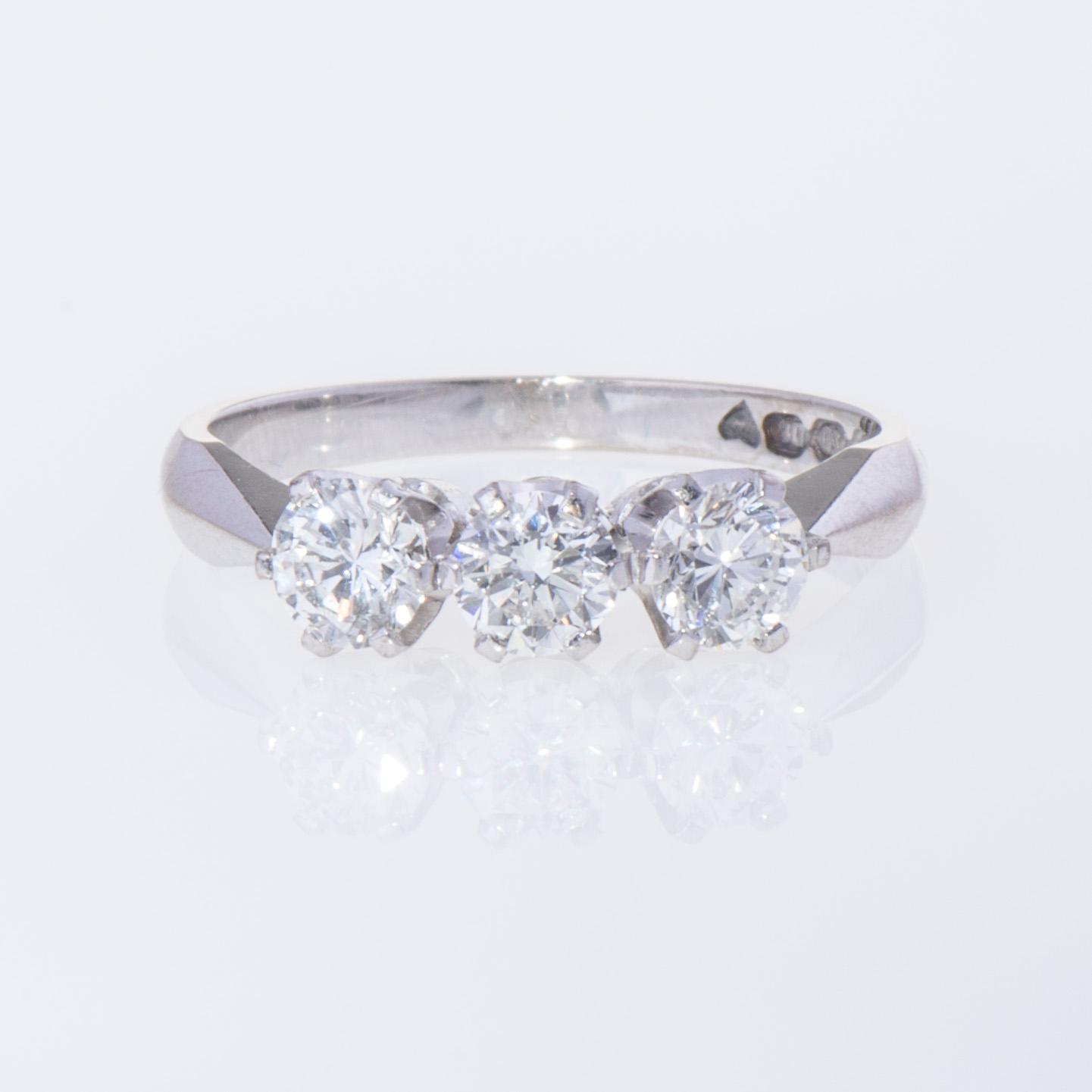 RING, 18K vitguld, briljantslipade diamanter. Westerback 1981. Vikt ca 2,8 g.