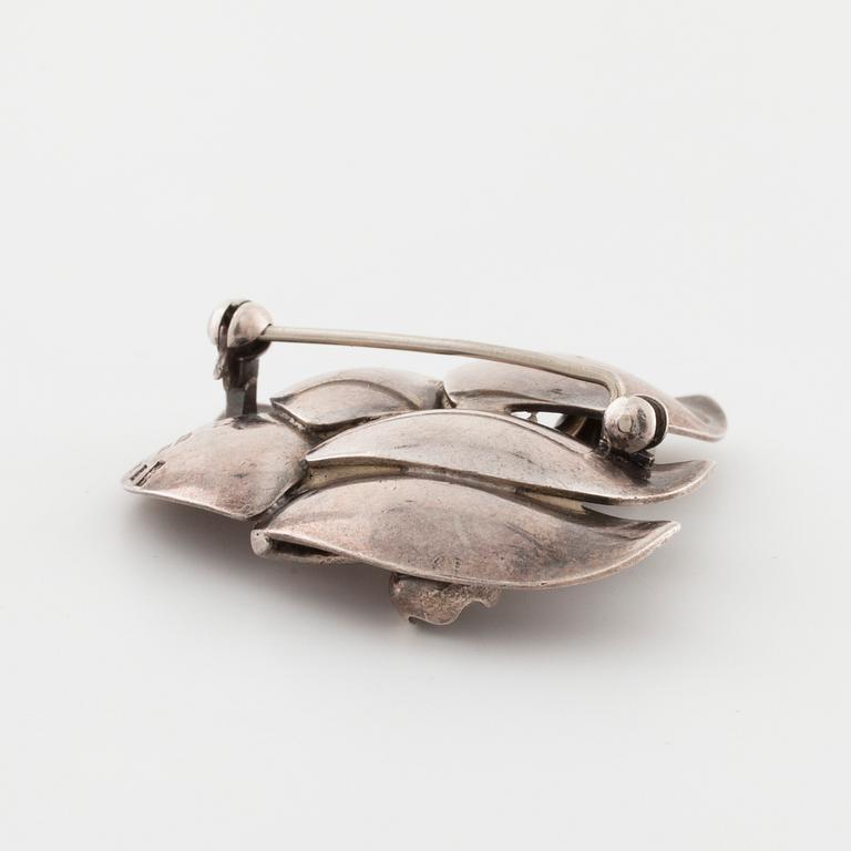 ATELJÉ STIGBERT, för Heribert Engelber, Stockholm, 1952, en brosch.