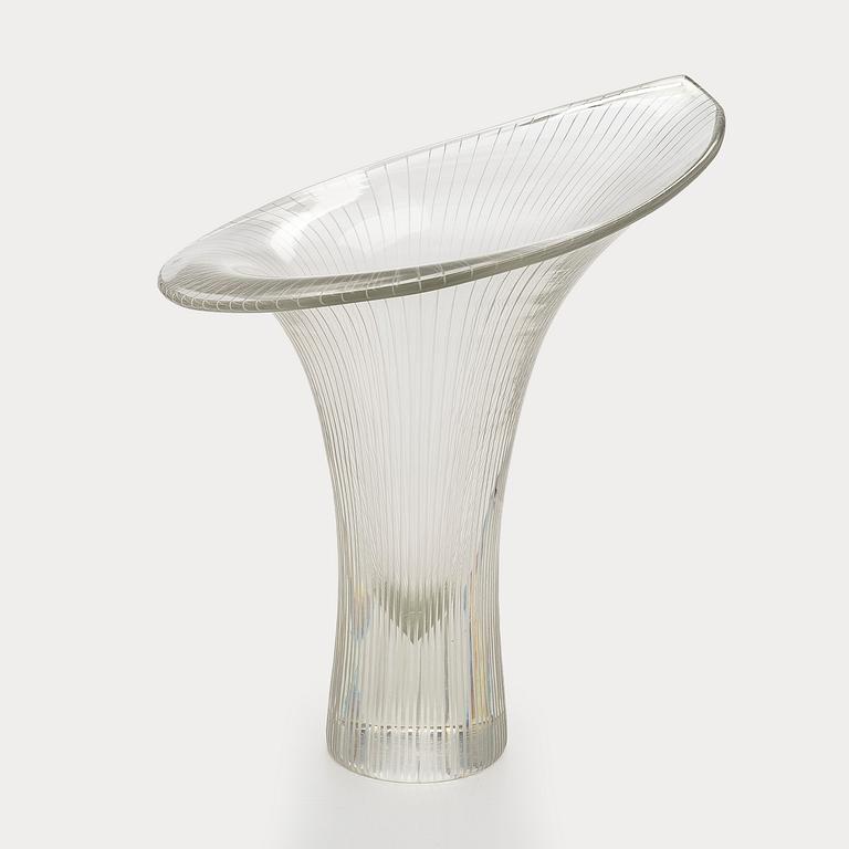 Tapio Wirkkala, maljakko, lasia, ”Kantarelli”, signeerattu Tapio Wirkkala Iittala.