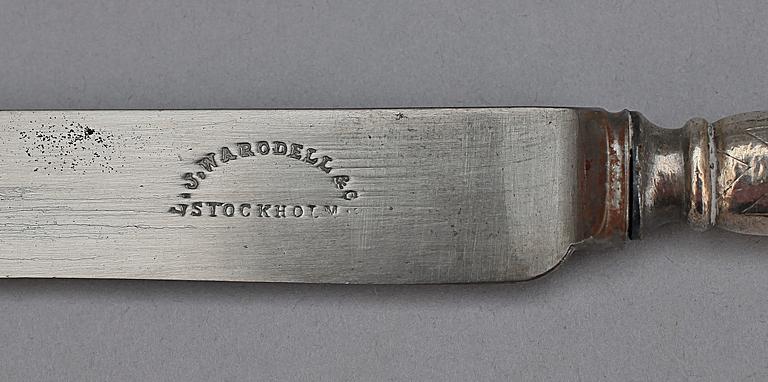 BESTICKUPPSÄTTNING I SCHATULL, 6 delar, silver, L Larsson & Co, Stockholm, 1872, resp Ryssland 1875. Tot vikt ca 196g.