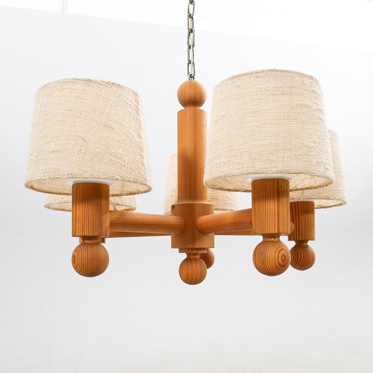 Uno & Östen Kristiansson, Taklampa "Pinus" för Luxus 1970-tal.