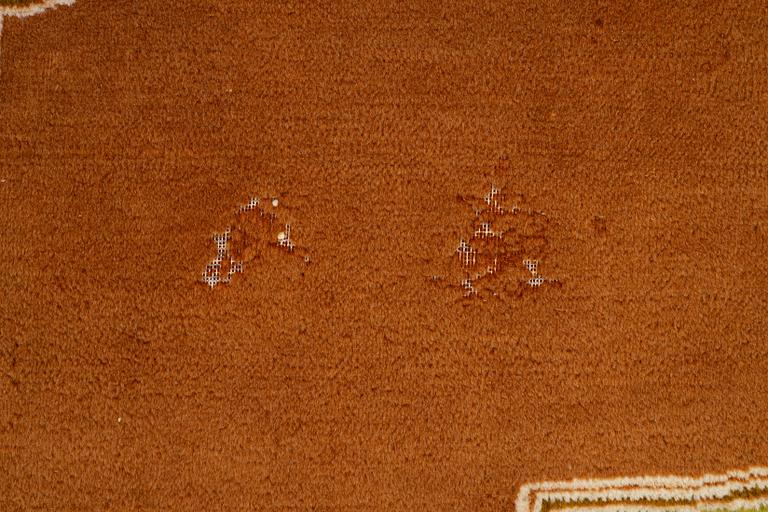 Carpet, Kerman, approx. 371 x 271 cm.