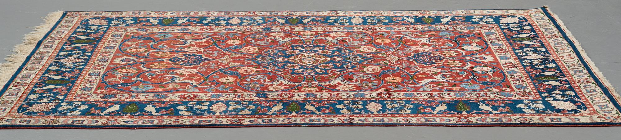 Matto, semi-antique Esfahan, ca 213 x 151 cm (as well as 1-2 cm flat weave at one end).
