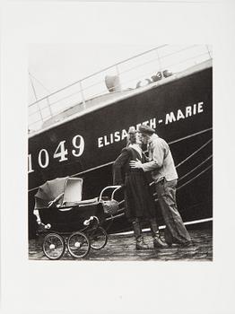 WILLY RONIS, Limited Edition Portfolio with 12 Collotype Plates, signed and numbered 238/290 on the colophon.
