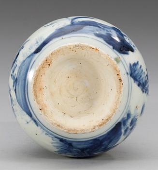 A blue and white Transitional vase, 17th Century.