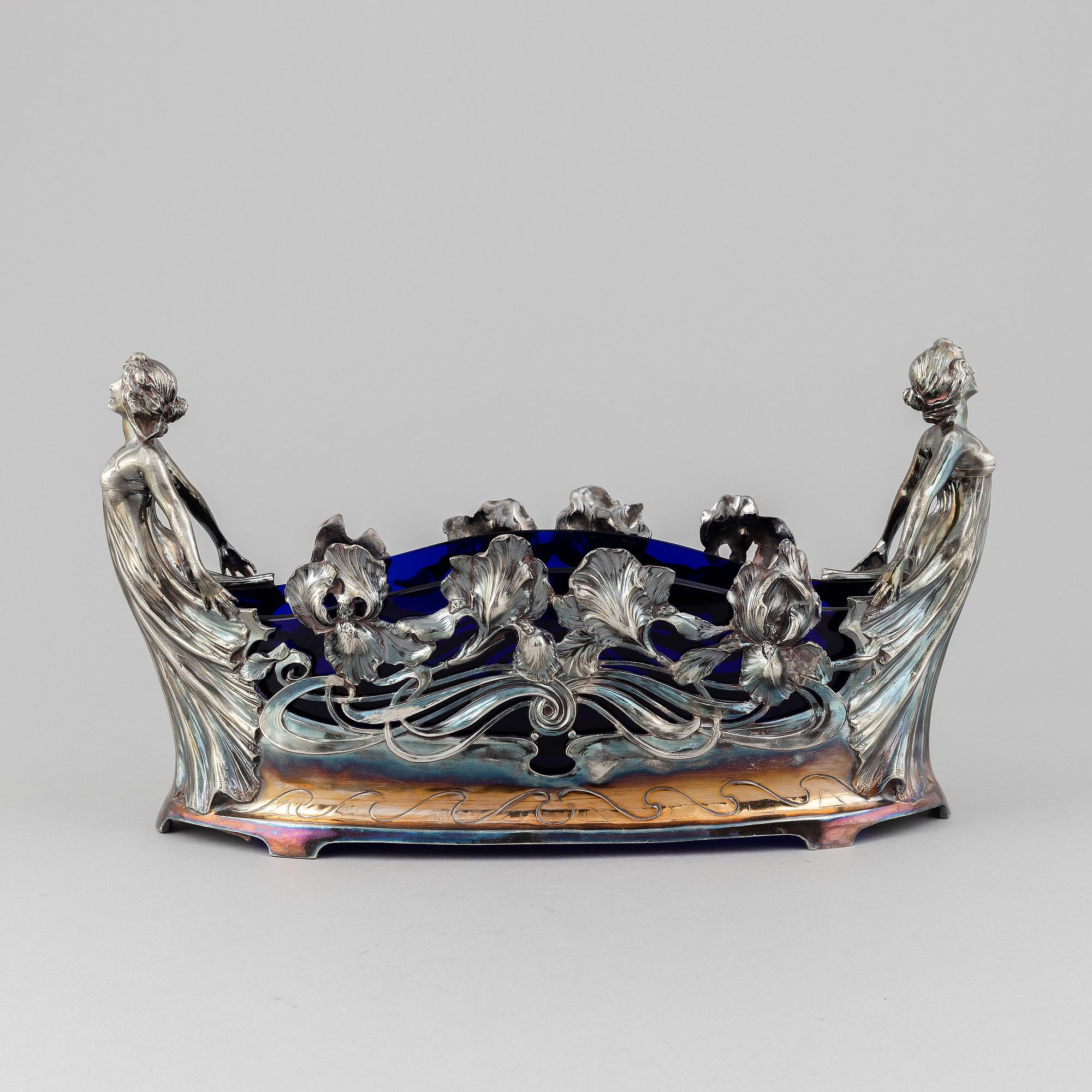 A silver plated Art Nouveau Jardinière, early 20th century.