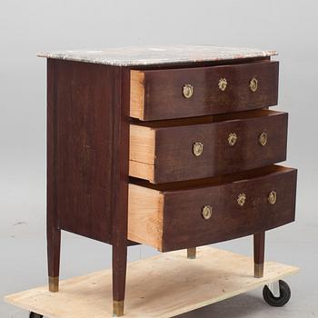 BYRÅ, gustaviansk stil. 1900-tal.