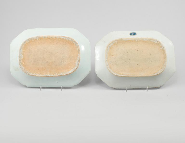 STEKFAT, 2 st, porslin, Kina, 1700-tal.