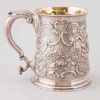 A ENGLISH TANKARD, silver, London 1772.