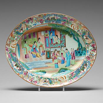 856. A Canton serving dish, Qing dynasty, 19th Century.