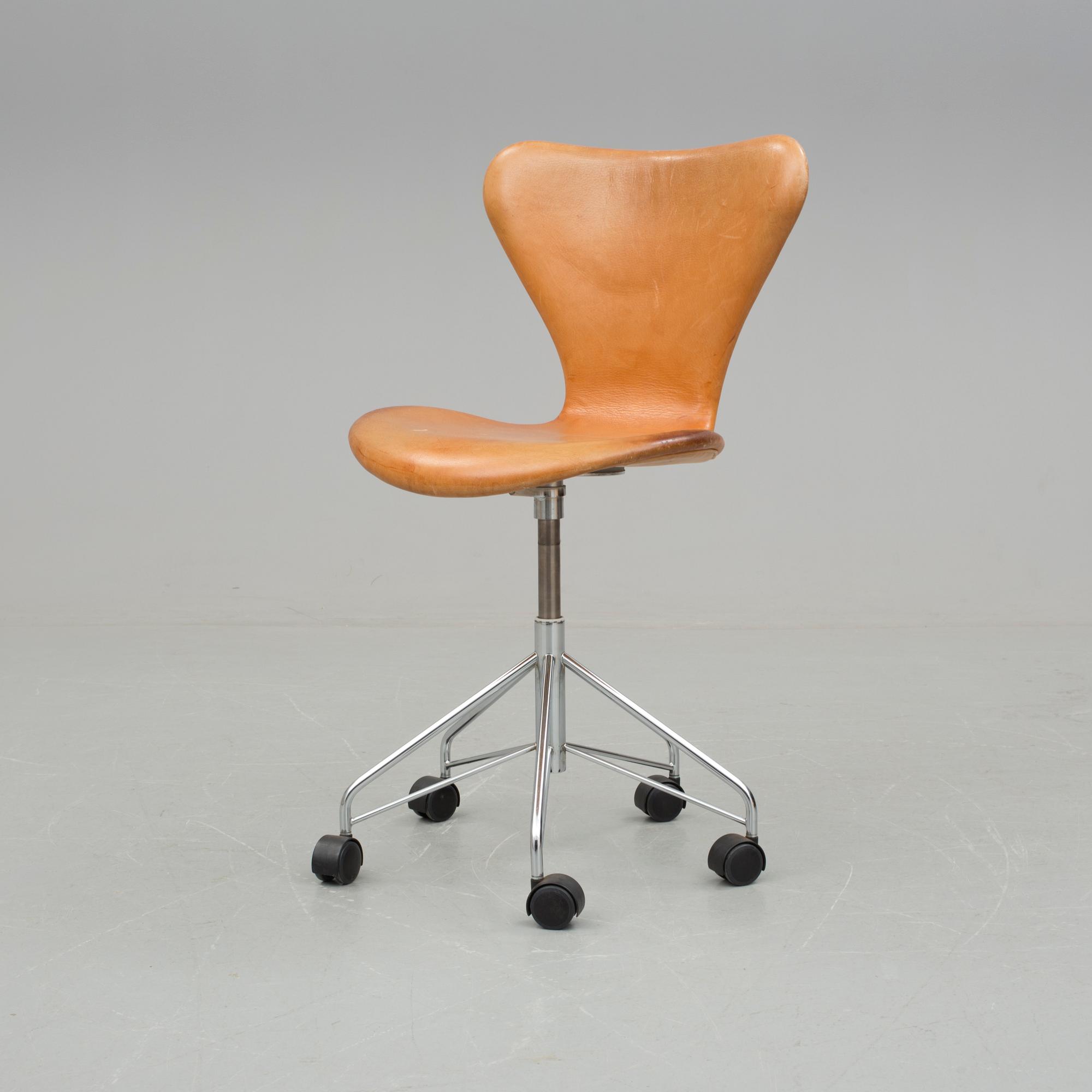 KONTORSSTOL, "Sjuan", Arne Jacobsen, Fritz Hansen 2003.