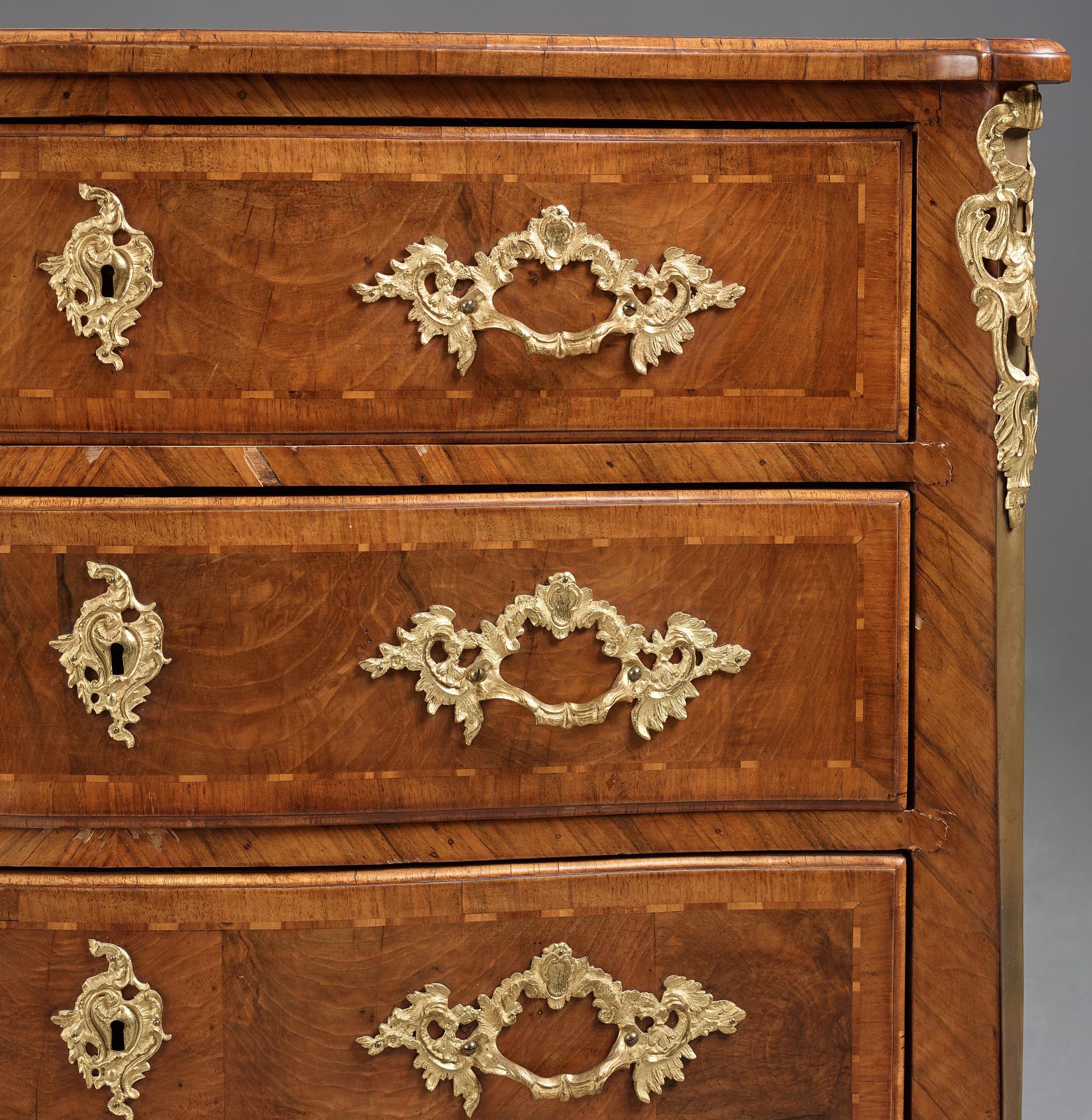 Byrå, 1700-talets mitt, Rokoko.