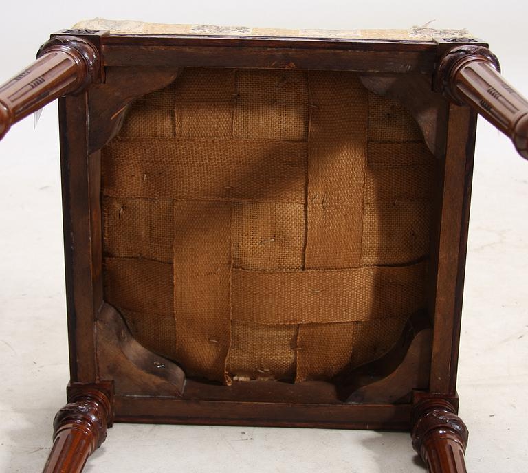 TABURETT, gustaviansk stil, 1900-tal.