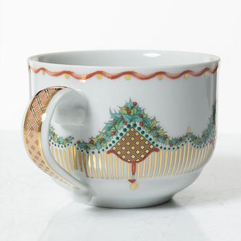 Royal Copenhagen, a porcelain dinner service, "Christmas Joy" (68 pieces).