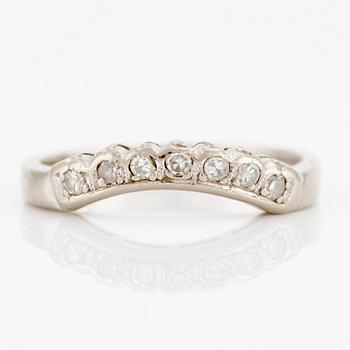 Ring in 18K white gold with eight-cut diamonds.