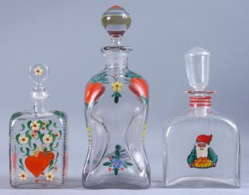 KARAFFER, 3 st, glas, 1900-talets första del.