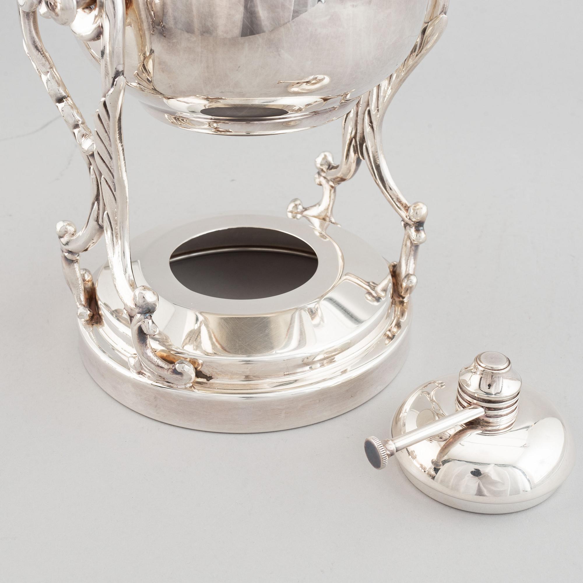 A rococo-style silver plated coffee- and tea service, Birmingham Silver Co, USA, 20th century. (7 pieces).