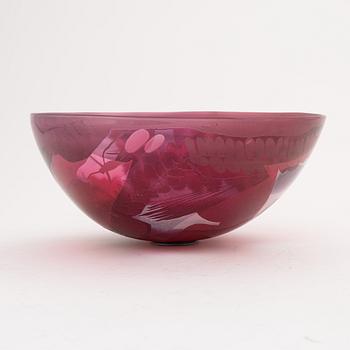 Ann Wärff, a glass bowl, 'Häxornas trädgård' signed and dated 1978.