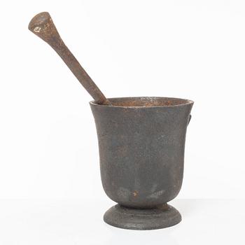 A Gothic-type cast-iron mortar, 17th / 18th century.