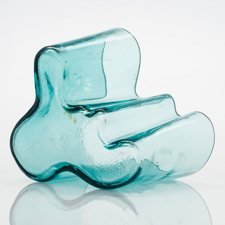 Alvar Aalto, A '9750' vase Karhula Glassworks in production 1937-1949.