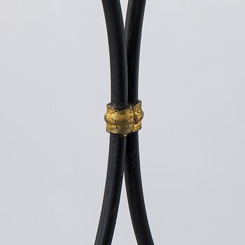Säng, smidesjärn, med Art Nouveau-motiv, kring 1900.
