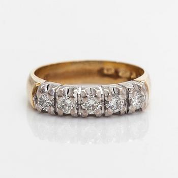 Ring, brilliant cut diamonds, 14K gold, Finland, 2004.