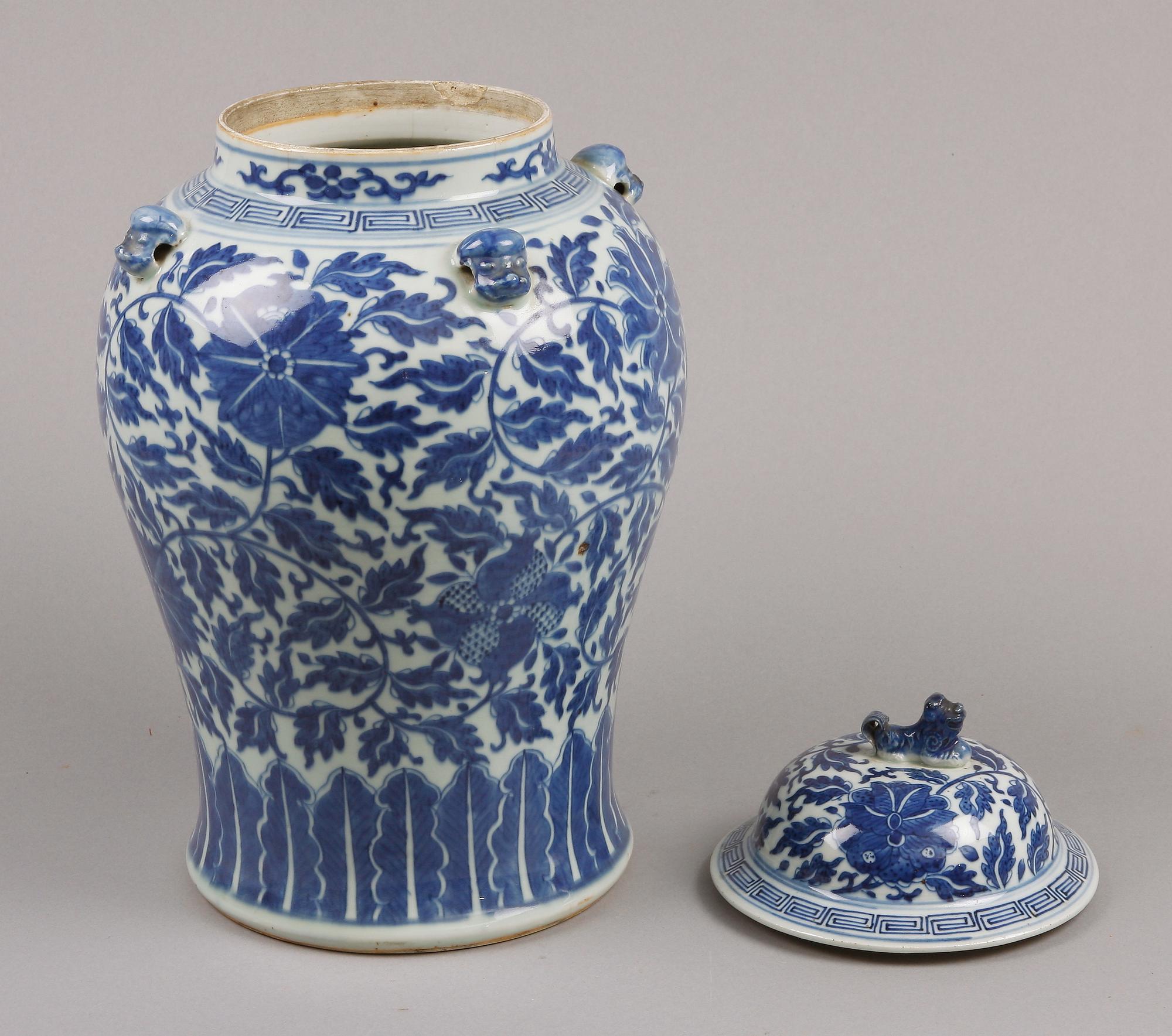 LOCKURNA, porslin, Kina, sen Qing, omkring 1900.