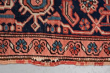 Matta, antik/semiantik Heris, ca 356 x 298 cm.