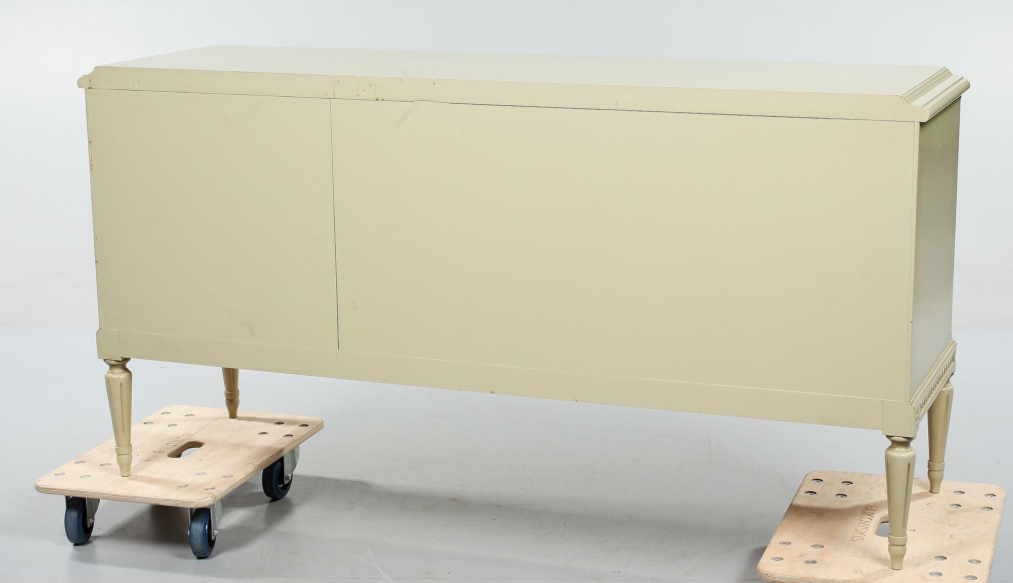SIDEBOARD, gustaviansk stil, 1900-talets andra hälft.